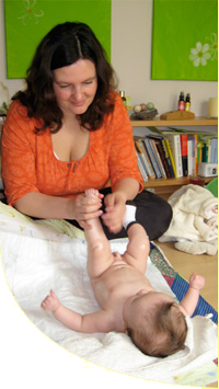 Anleitung zur Babymassage